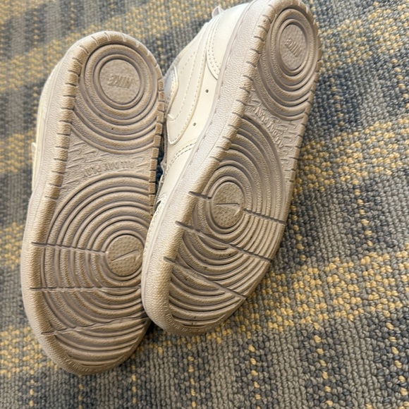 Nike Toddler Low Court Sneakers - Picture 4 of 6